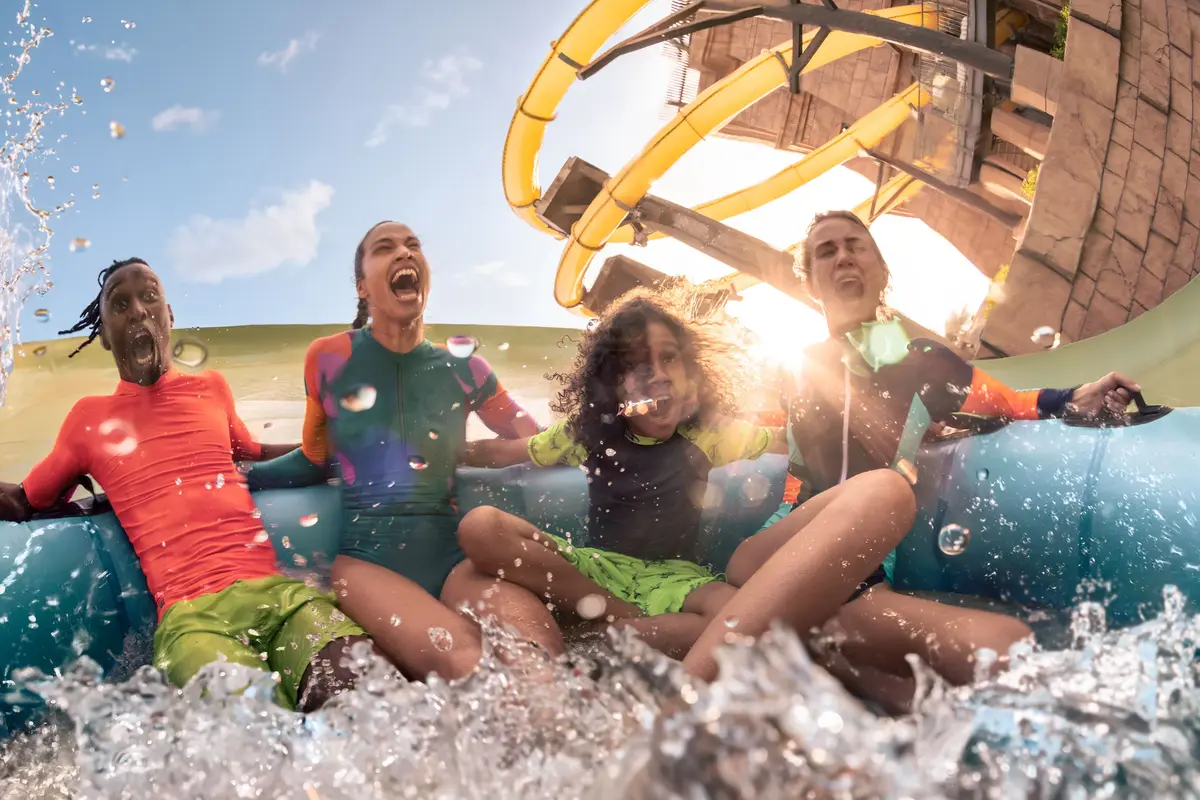imgi_107_AQW-Waterpark-Friends-Group imgi_107_AQW-Waterpark-Friends-Group